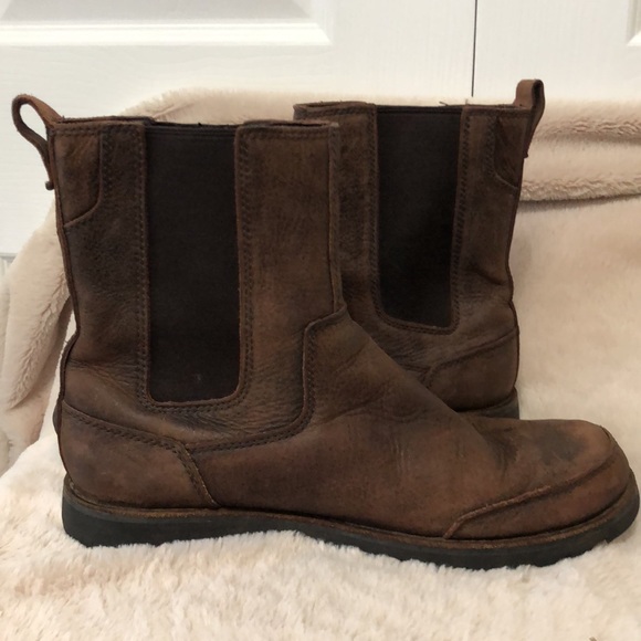 UGG Men’s Ankle Brown Leather Pull On Boots, Size 8.5, Rubber Sole main image 4
